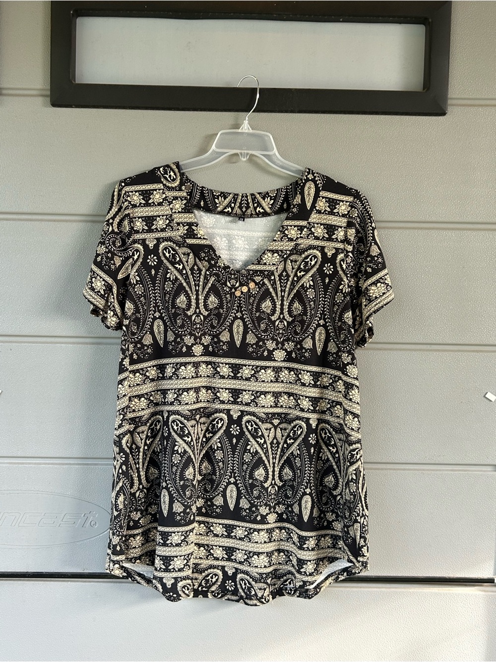 Very Flattering V-Neck Paisley Short Sleeve Tunic in Black and Cream